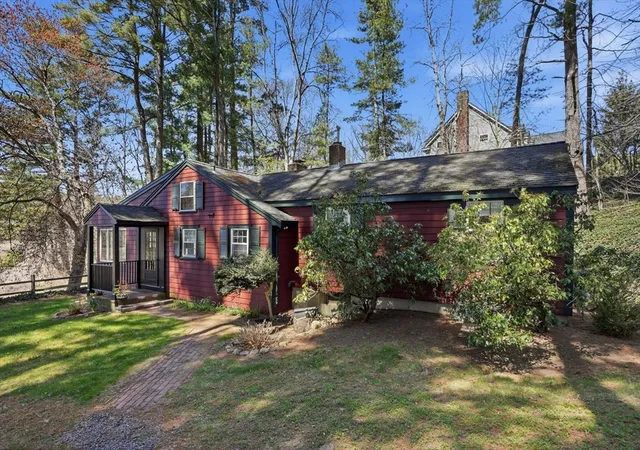 34th image of 512 Spring St, Marshfield, MA 02050 | MLS# 73510359