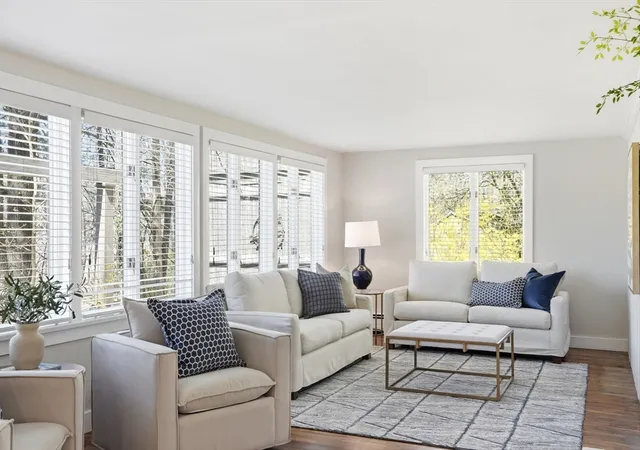 4th image of 512 Spring St, Marshfield, MA 02050 | MLS# 73510359