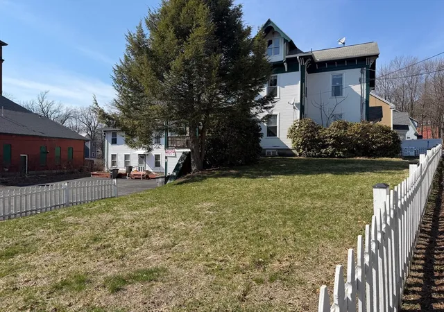 Homes for sale in Gardner, MA | 35 Cedar St, Gardner, MA 01440