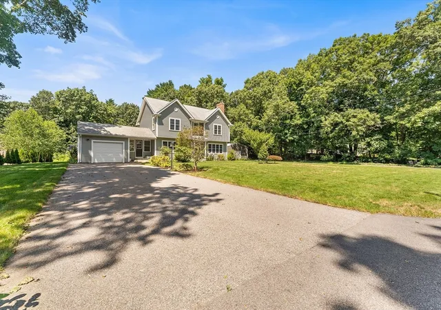 Photo 3 of Sale Pending at 33 S Walnut St, Mansfield, MA 02048 | MLS# 73561818 | Listing updated on 2026-09-02
