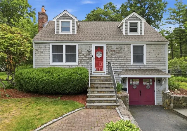 3rd image of 104 Higgins Rd, Framingham, MA 01701 | MLS# 73540518