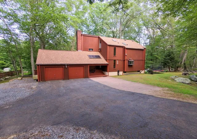 Photo 2 of Sale Pending at 466 Greenbush Rd, East Greenwich, RI 02818 | MLS# 73550988 | Listing updated on 2026-07-22