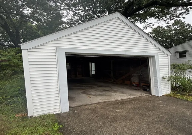 5th image of 137 Appleton St, Springfield, MA 01108 | MLS# 73559024