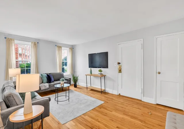 3rd image of 21 Englewood Ave, Brookline, MA 02445