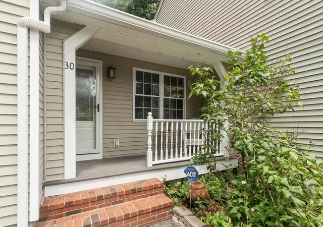 2nd image of 30 Twin Diamond Dr, Bridgewater, MA 02324 | MLS# 73556307