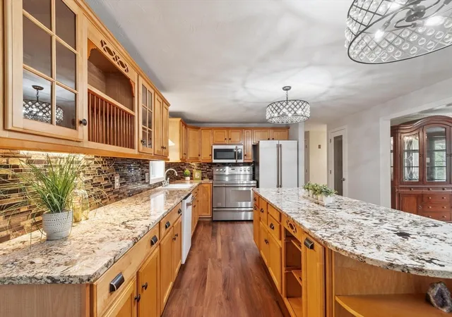 Photo 4 of Sale Pending at 30 Twin Diamond Dr, Bridgewater, MA 02324 | MLS# 73556307 | Listing updated on 2026-09-29