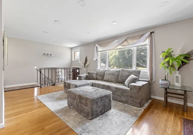 4th image of 27 Lyman Rd, Framingham, MA 01701 | MLS# 73568181