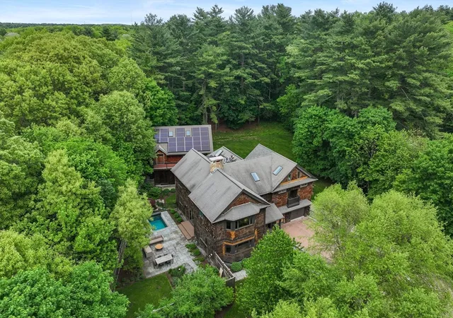 42nd image of 11 Haven Street, Dover, MA 02030 | MLS# 73525108