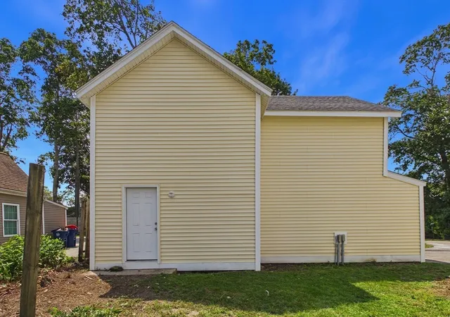 Photo 4 of Single family home for sale at 398 Main St, Wareham, MA 02571 | MLS# 73563796 | Listing updated on 2026-10-06