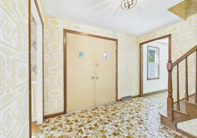 3rd image of 500 Inverness Ln, Longmeadow, MA 01106 | MLS# 73544224