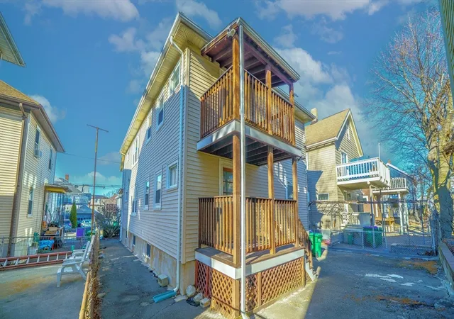 Homes for sale in Medford, MA | 7 Smith Street #1, Medford, MA 02155 | MLS# 73489323