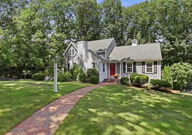 Homes for sale in Winchester, MA | 2 Olde Lyme Road, Winchester, MA 01890 | MLS# 73549106