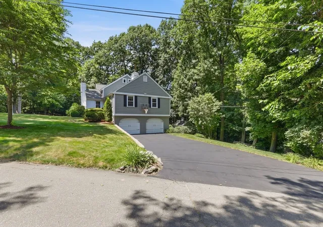 Homes for sale in Winchester, MA | 2 Olde Lyme Road, Winchester, MA 01890 | MLS# 73549106