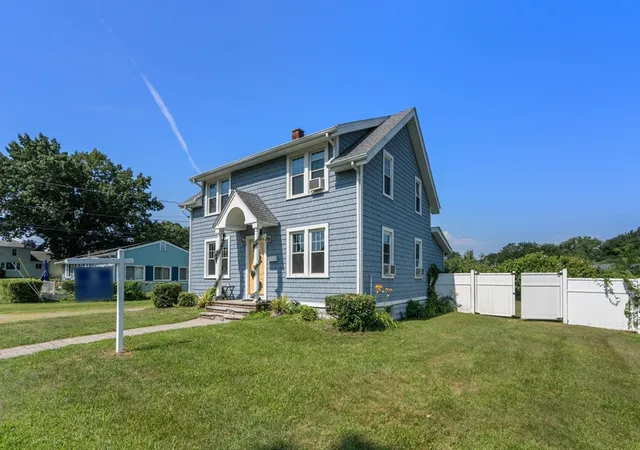2nd image of 32 Wilmont St, Chicopee, MA 01013 | MLS# 73555678