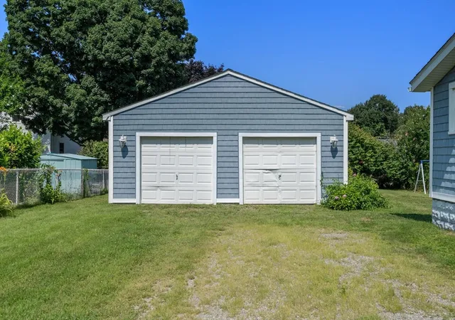 5th image of 32 Wilmont St, Chicopee, MA 01013 | MLS# 73555678