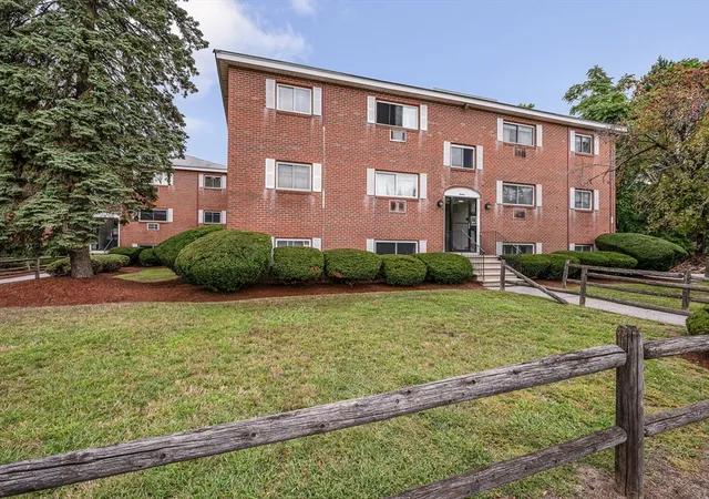 1st image of 7 Glen Ave #7, Chelmsford, MA 01824 | MLS# 73568208