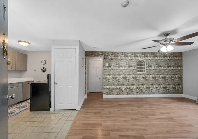 2nd image of 7 Glen Ave #7, Chelmsford, MA 01824 | MLS# 73568208