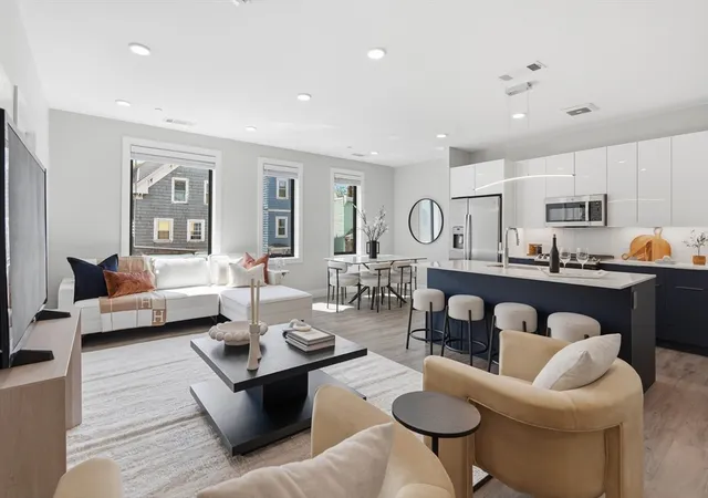 2nd image of 656 Saratoga #311, Boston, MA 02128 | MLS# 73541109