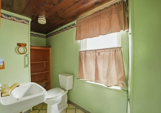 38th image of 61 Flagg Swamp Rd, East Freetown, MA 02717 | MLS# 73536278