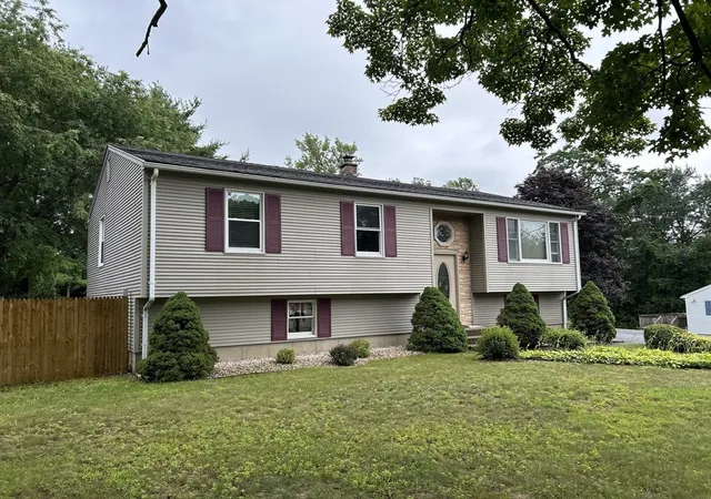 3rd image of 1085 North Street Ext, Feeding Hills, MA 01030 | MLS# 73409810