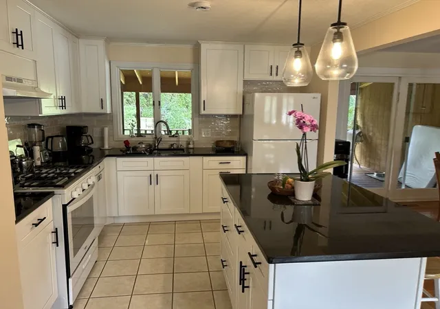 5th image of 1085 North Street Ext, Feeding Hills, MA 01030 | MLS# 73409810
