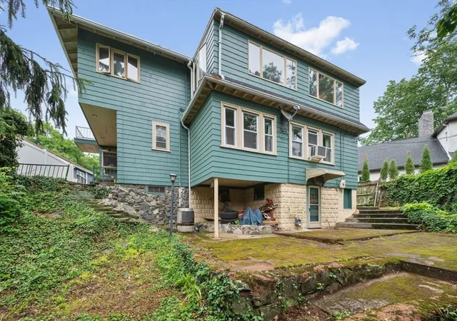 4th image of 204 E Border Rd, Malden, MA 02148 | MLS# 73541281