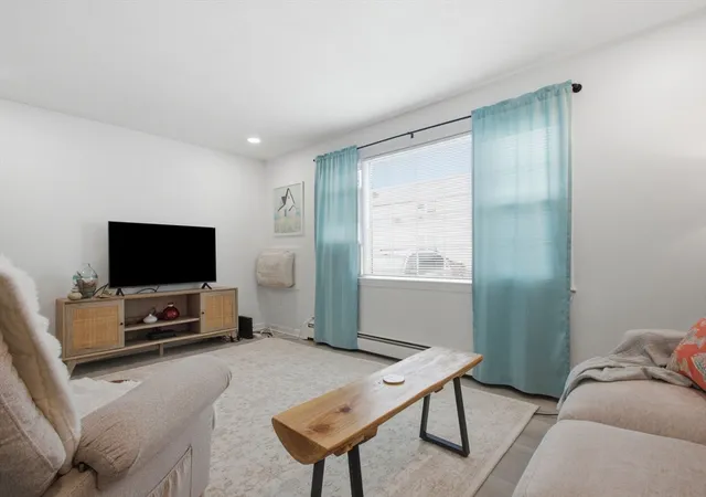 2nd image of 163 Ctr St, Dennis Port, MA 02639