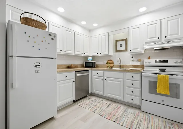 5th image of 163 Center Street #4, Dennis Port, MA 02639 | MLS# 73550204