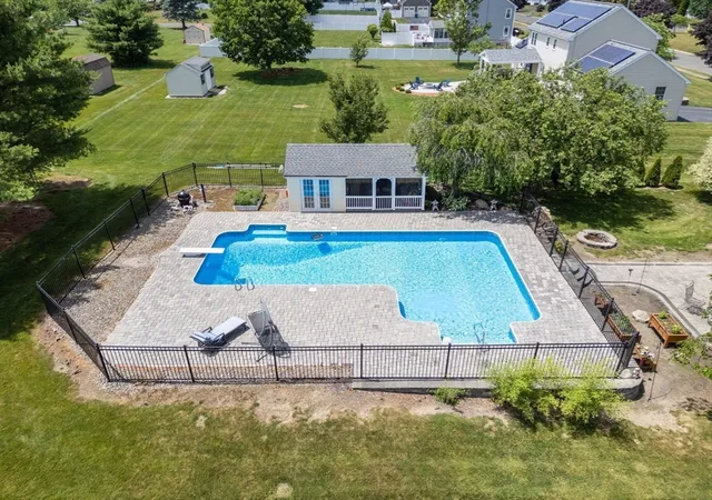 Homes for sale in Northbridge, MA | 132 Tipperary Dr, Northbridge, MA 01588 | MLS# 73542431