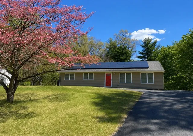 Homes for sale in Springfield, MA | 915 Bradley Road, Springfield, MA 01109 | MLS# 73523206