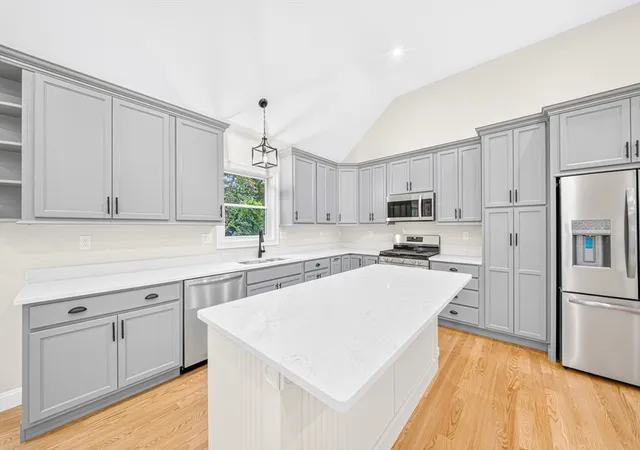 Photo 2 of Single family home for sale at 6 Mchugh Ave, Billerica, MA 01821 | MLS# 73554196 | Listing updated on 2026-09-09