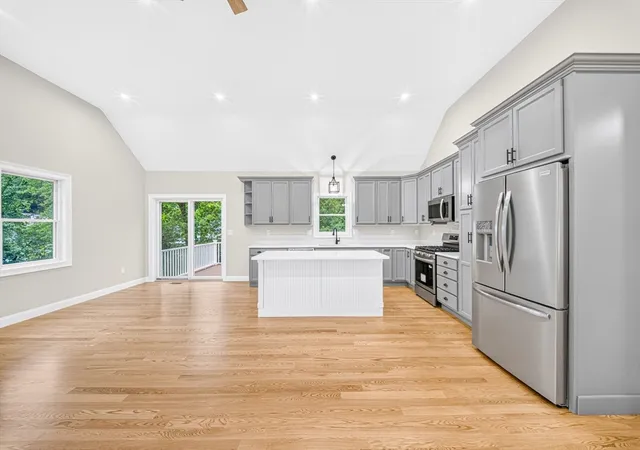 Photo 3 of Single family home for sale at 6 Mchugh Ave, Billerica, MA 01821 | MLS# 73554196 | Listing updated on 2026-09-09