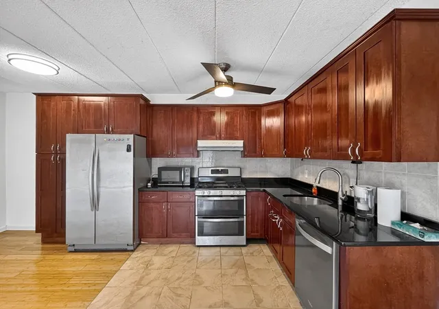 Photo 3 of Condo for sale at 20 Skyline Dr #11, Braintree, MA 02184 | MLS# 73563484 | Listing updated on 2026-09-17