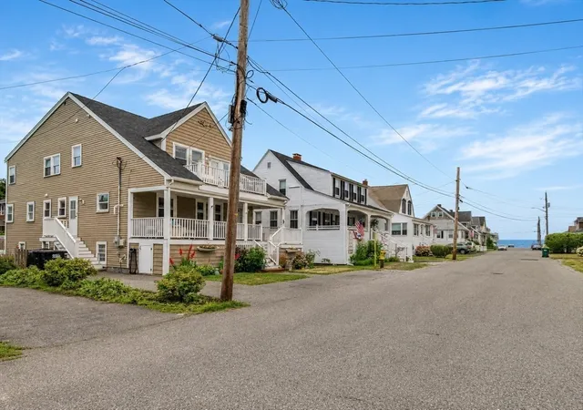 3rd image of 65 F Street, Hull, MA 02045 | MLS# 73553470