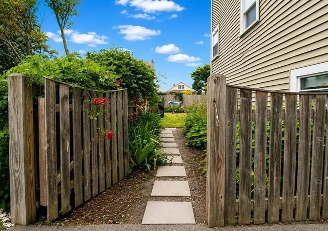 4th image of 65 F Street, Hull, MA 02045 | MLS# 73553470