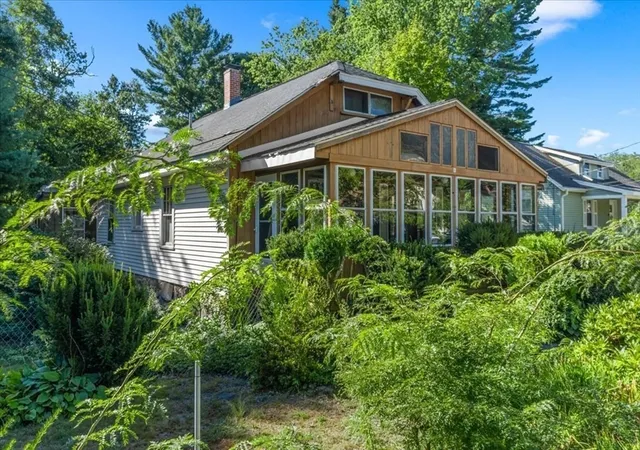 Photo 3 of Single family home for sale at 1055 S Franklin St, Holbrook, MA 02343 | MLS# 73568661 | Listing updated on 2026-08-30