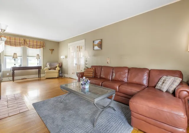 Photo 4 of Single family home for sale at 820 Beaver St, Waltham, MA 02452 | MLS# 73568899 | Listing updated on 2026-09-05