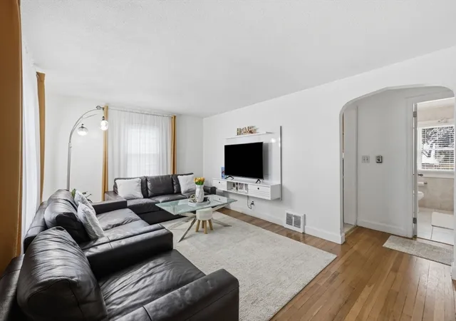 4th image of 63 Fordham St, Springfield, MA 01104 | MLS# 73546821