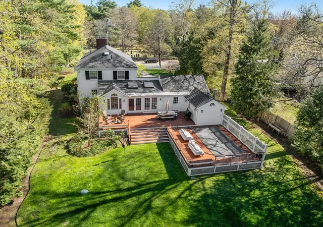 3rd image of 633 Boston Post Rd, Weston, MA 02493 | MLS# 73512422