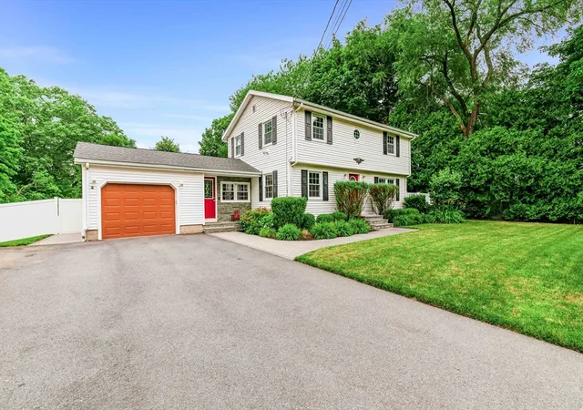 1st image of 231 Haverhill St, Rowley, MA 01969 | MLS# 73552116