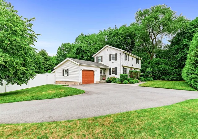 2nd image of 231 Haverhill St, Rowley, MA 01969 | MLS# 73552116