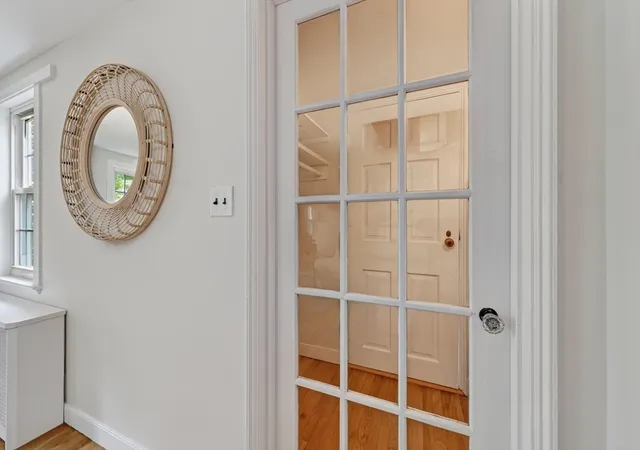 3rd image of 124 Hobart St, Hingham, MA 02043 | MLS# 73558790