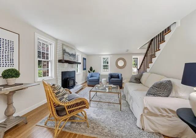 4th image of 124 Hobart St, Hingham, MA 02043 | MLS# 73558790