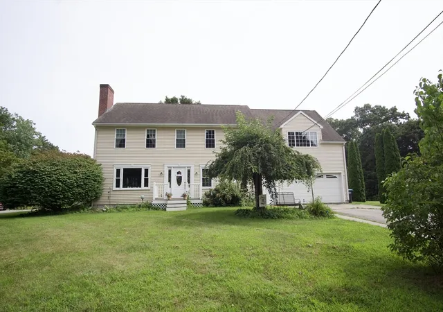 Photo 2 of Single family home for sale at 4 Williams Rd, Sturbridge, MA 01566 | MLS# 73565327 | Listing updated on 2026-09-17