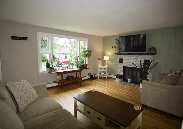 Photo 4 of Single family home for sale at 4 Williams Rd, Sturbridge, MA 01566 | MLS# 73565327 | Listing updated on 2026-09-17