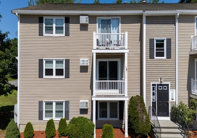 2nd image of 1585 Braley Rd, New Bedford, MA 02745
