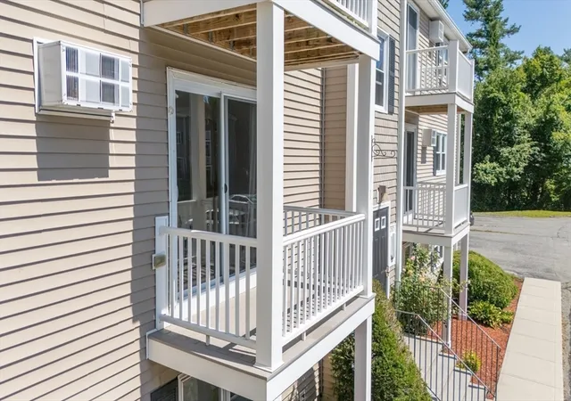 2nd image of 1585 Braley Rd, New Bedford, MA 02745