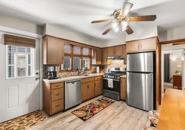 Listing Photo 4 - Condo for sale in building located at 27 Peirce Ave, Everett, MA 02149