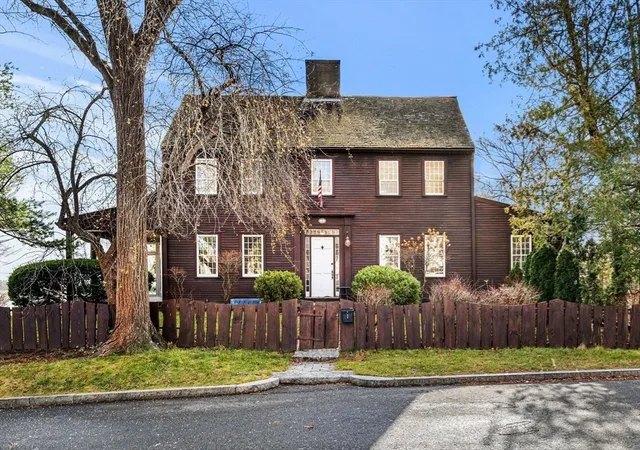 Photo 3 of Single family home for sale at 1 Jefferson St, Newburyport, MA 01950 | MLS# 73459612 | Listing updated on 2026-06-11