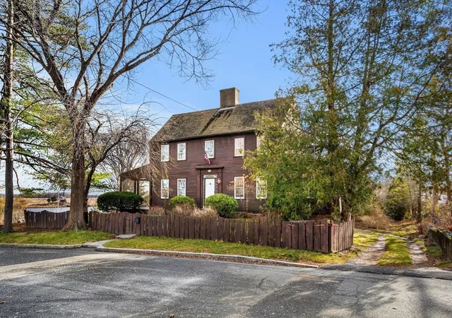 Photo 3 of Single family home for sale at 1 Jefferson St, Newburyport, MA 01950 | MLS# 73459612 | Listing updated on 2026-06-11